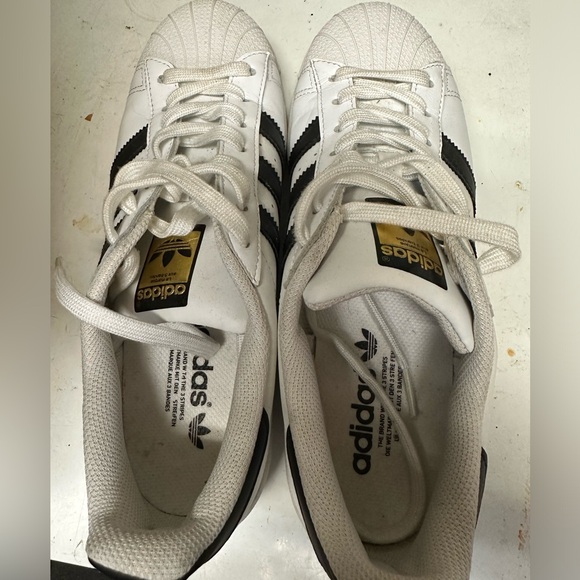 Adidas striped sneakers women’s size 9.5 - Picture 1 of 1